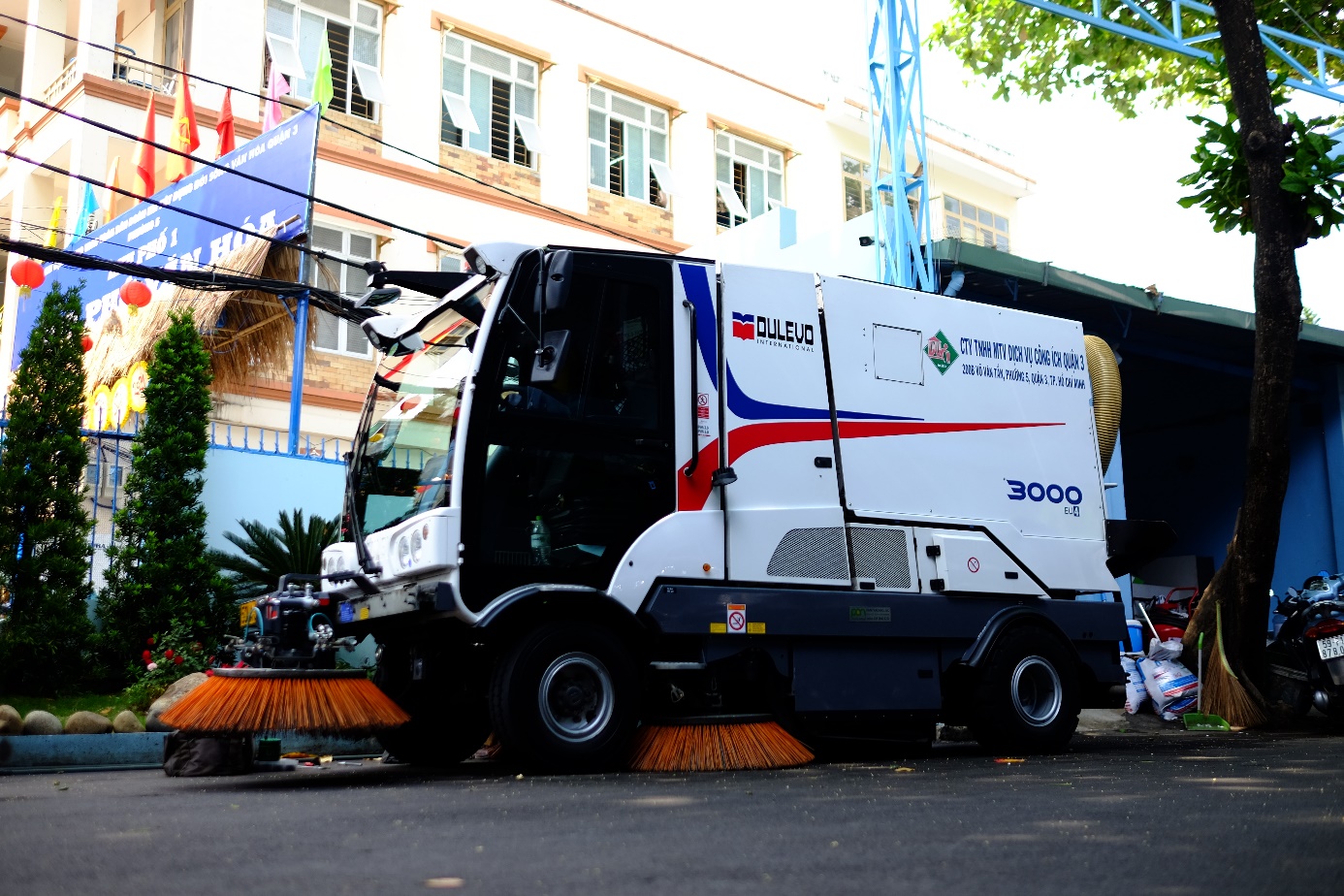 Các loại rác "cứng đầu" mà xe quét đường khó quét sạch nhất là gì?