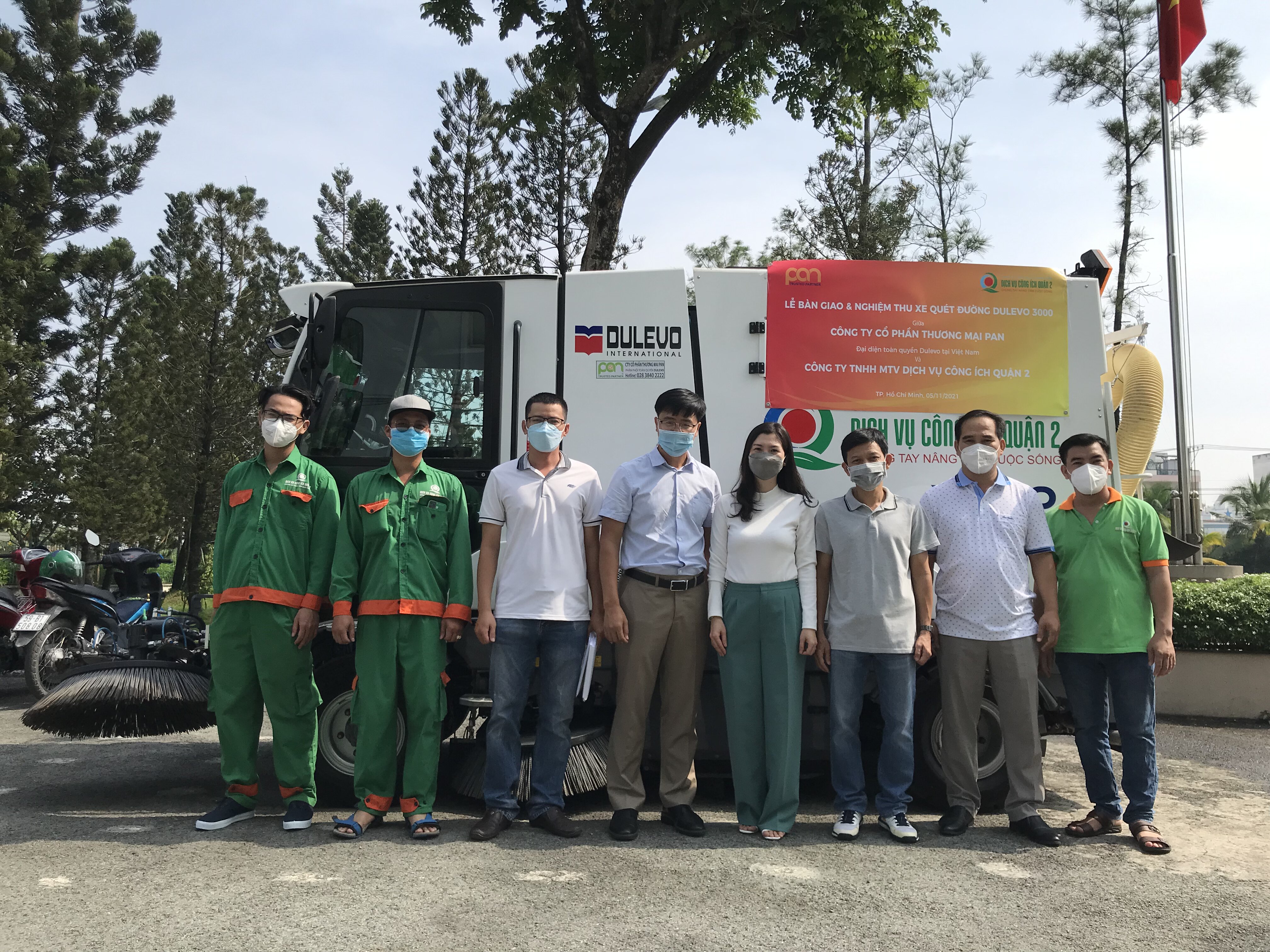 Lễ bàn giao xe quét đường Dulevo 3000 cho công ty TNHH DVMTV Công Ích Quận 2