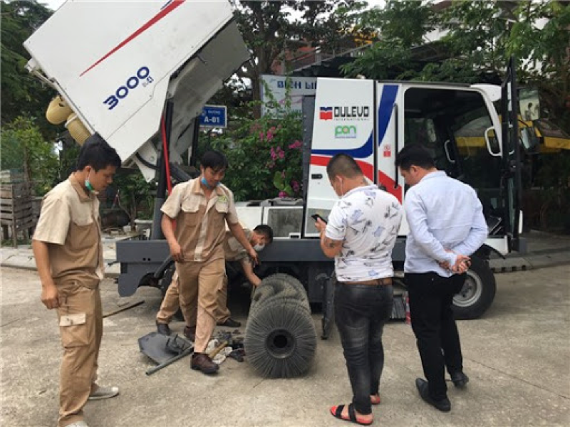 Phân biệt vật tư tiêu hao và phụ tùng thay thế định kỳ của xe quét đường Dulevo