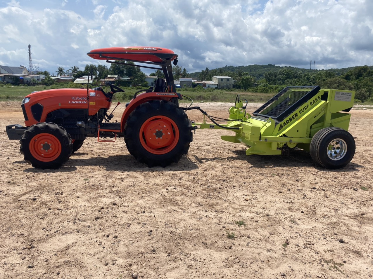 Lễ bàn giao xe cào rác bãi biển cho Phú Quốc, Nha Trang và Đà Nẵng