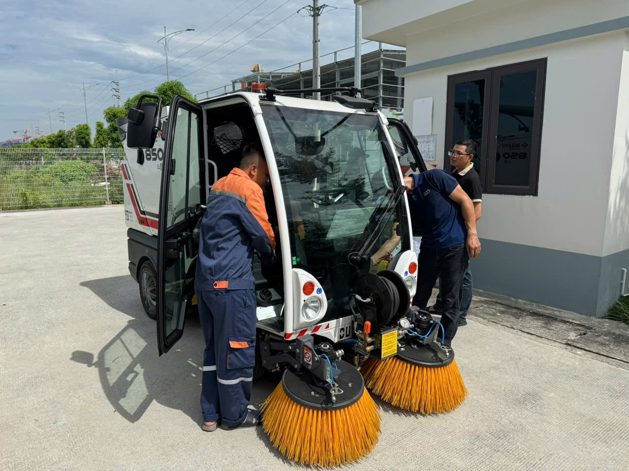 Xe quét đường công nghiệp DULEVO 850 EU6